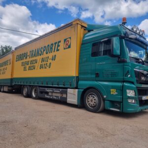 Curtainside truck