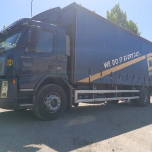 Curtain truck